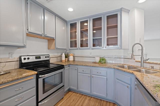 4347 Nobel Dr, San Diego CA: https://media.crmls.org/mediaz/36a5d055-def3-4875-aafc-c661c3a761e5.jpg