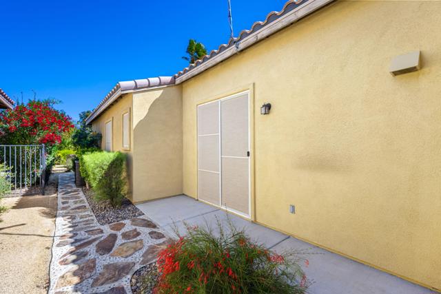 82102 Keitel Lane, Indio CA: https://media.crmls.org/mediaz/36a632ea-13fe-4758-be48-73fe513cbd77.jpg