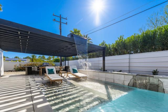 2171 E Francis Drive, Palm Springs CA: https://media.crmls.org/mediaz/36a661cd-85da-4afd-8186-b470cd0c87ad.jpg