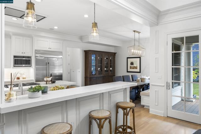 1826 Alameda Diablo, Diablo CA: https://media.crmls.org/mediaz/36a740b2-463a-4d44-97bb-fedf86665735.jpg