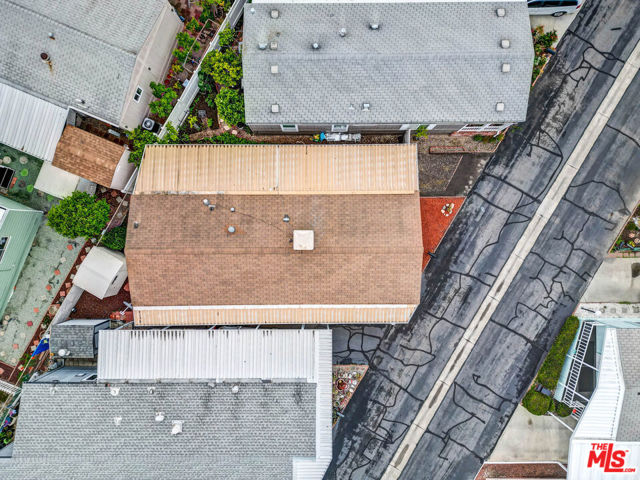 235 S Beach Boulevard, Anaheim CA: https://media.crmls.org/mediaz/36a7451f-aeaa-4052-a736-4c4366d0b103.jpg
