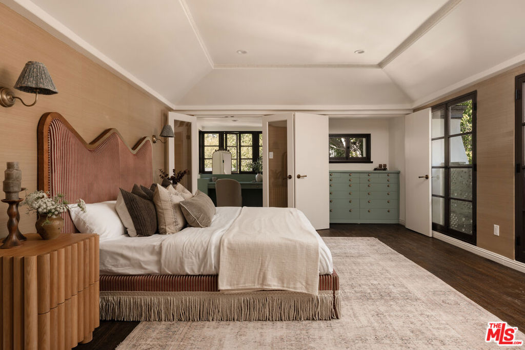 MLS #25612933 image #18