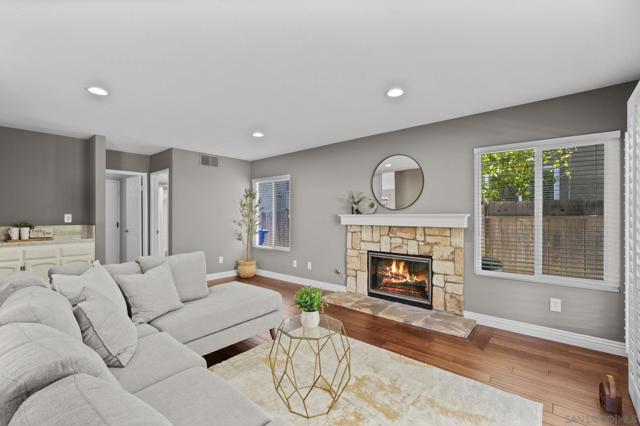 13907 Bruyere Ct, San Diego CA: https://media.crmls.org/mediaz/36a7b03d-7293-4bdc-a6a5-11bf84743f9f.jpg