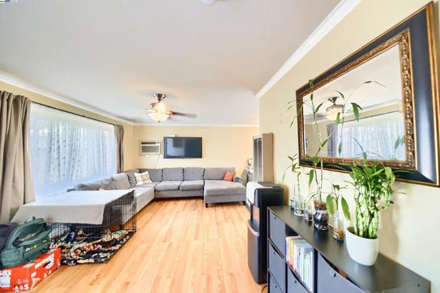 3382 Mount Wilson Dr, San Jose CA: https://media.crmls.org/mediaz/36a848a4-9e07-44e4-8ad3-ede62e6f7511.jpg
