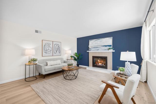 3560 Donna Dr, Carlsbad CA: https://media.crmls.org/mediaz/36a936ed-72a9-428f-a459-0368688d51f8.jpg
