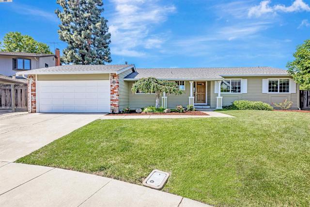 3335 Cornish Ct, Fremont CA: https://media.crmls.org/mediaz/36a9557c-217f-4fe2-a181-8bb366043dde.jpg