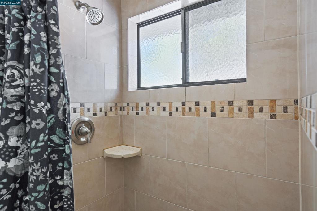https://media.crmls.org/mediaz/36a97c06-fba7-44dc-9aa5-83a11cd22303.jpg?preset=X-Large