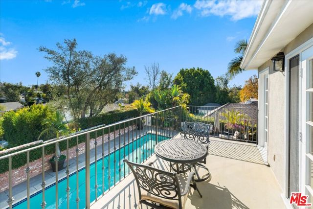 314 S Glenroy Avenue, Los Angeles CA: https://media.crmls.org/mediaz/36a9c10f-305e-4541-86d4-d853efcbfba7.jpg