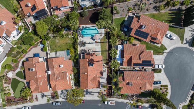 1572 Roma Dr, Vista CA: https://media.crmls.org/mediaz/36a9f954-d8dc-4627-ac89-7207054c7894.jpg