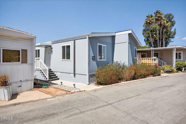 1075 Loma Drive, Ojai CA: https://media.crmls.org/mediaz/36aa9606-7fc5-4f57-8dcd-1db31e520caf.jpg