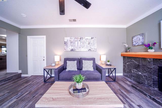 34505 Salinas Pl, Fremont CA: https://media.crmls.org/mediaz/36aae302-3df3-4057-8bae-c73322faa549.jpg