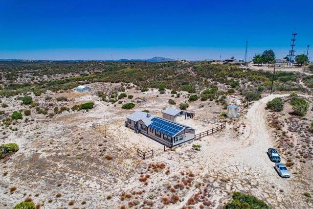 1696 Mary Joe Ln, Boulevard CA: https://media.crmls.org/mediaz/36abed33-b5be-49da-99a7-a70cc0750e0b.jpg