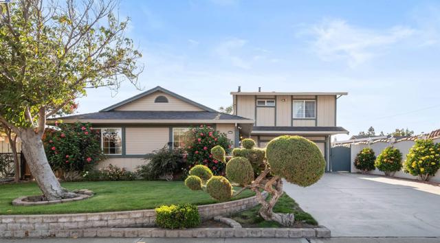 42747 Wixon Dr, Fremont CA: https://media.crmls.org/mediaz/36ac6be2-fa40-470d-9e82-c2d9d0b4d227.jpg