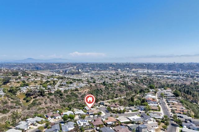 7912 Blue Jay Place, San Diego CA: https://media.crmls.org/mediaz/36ad6b3e-15bd-463d-aa13-961a0a5c4648.jpg