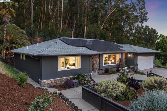 441 FOX HILLS COURT, Oakland CA: https://media.crmls.org/mediaz/36ae4223-72df-429b-92f4-0090c775b0e2.jpg