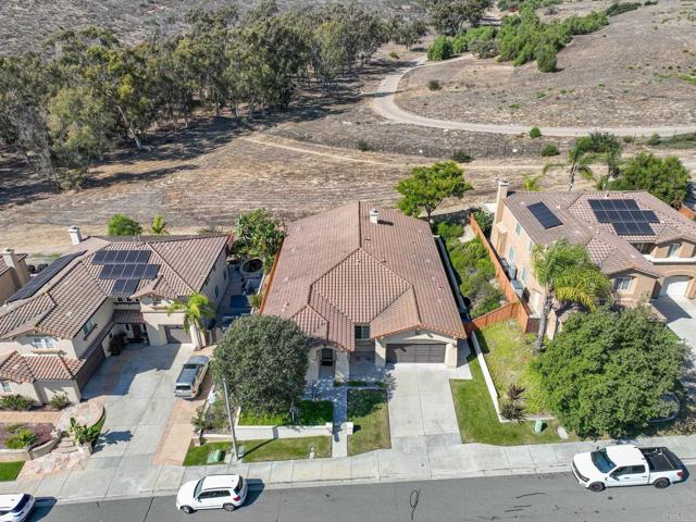 2547 N Trail Court, Chula Vista CA: https://media.crmls.org/mediaz/36aead76-d70e-43e3-9e8d-9ec9f1dd7f86.jpg