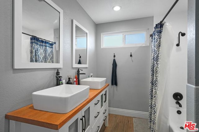 4631 W Avenue M8, Lancaster CA: https://media.crmls.org/mediaz/36b0a072-137e-4b1a-848f-f299349e95f9.jpg