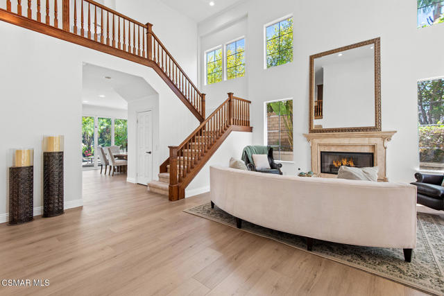 213 Heath Meadow Court, Simi Valley CA: https://media.crmls.org/mediaz/36b26428-0482-4841-9ed9-202cd3b99e19.jpg