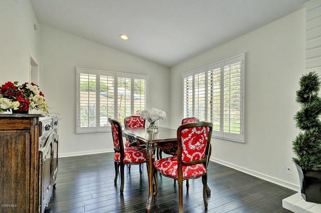 Detail Gallery Image 11 of 26 For 1502 Briarglen Ave, Westlake Village,  CA 91361 - 3 Beds | 2 Baths