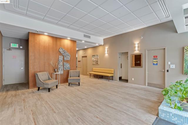 2550 Dana St, Berkeley CA: https://media.crmls.org/mediaz/36b2ee24-3cf5-47fd-800a-cc5de98a9697.jpg