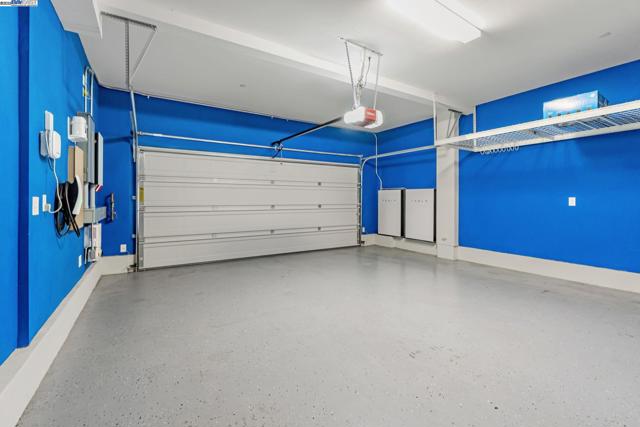 2002 Davoli Ct, San Ramon CA: https://media.crmls.org/mediaz/36b3296d-8fc0-4c20-981d-cd2b1782a321.jpg