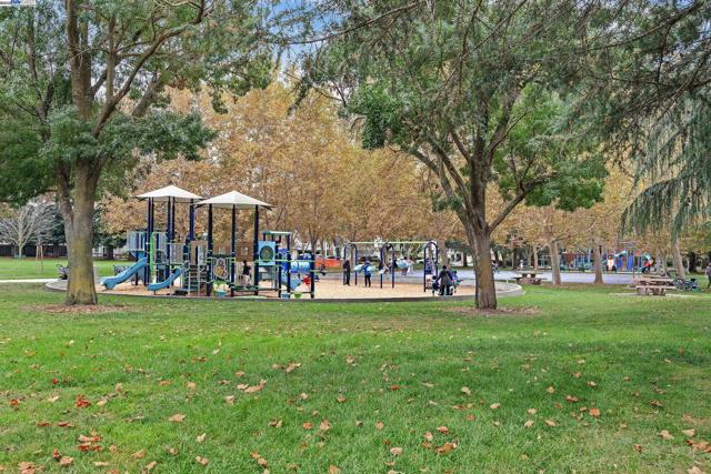 1410 Groth Cir, Pleasanton CA: https://media.crmls.org/mediaz/36b34ab3-36fe-482a-924f-093ba8b5de5f.jpg