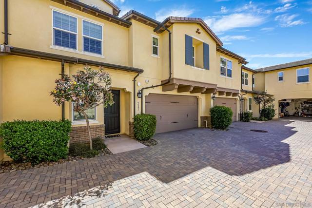 16291 Veridian Cir, San Diego CA: https://media.crmls.org/mediaz/36b41d11-a89f-4fb5-9a8b-2233009c78f4.jpg