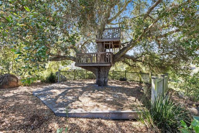 Detail Gallery Image 18 of 21 For 28623 Willow Park, Escondido,  CA 92026 - 4 Beds | 3 Baths