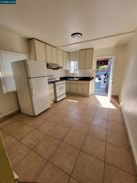 400 South St, Richmond CA: https://media.crmls.org/mediaz/36b5efed-ed1b-4ea2-964e-b6786e7cd95b.jpg