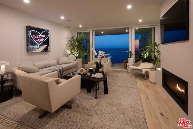 20612 Pacific Coast, Malibu, California 90265, 3 Bedrooms Bedrooms, ,3 BathroomsBathrooms,Single Family Residence,For Sale,Pacific Coast,24403763