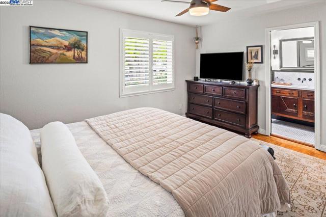 3231 Esperanza Dr, Concord CA: https://media.crmls.org/mediaz/36b701a6-e290-4705-aaf6-5f5ddd9f13b0.jpg