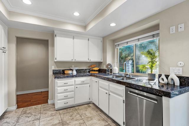 Detail Gallery Image 12 of 59 For 2704 Almendra Ct, Fallbrook,  CA 92028 - 2 Beds | 2 Baths