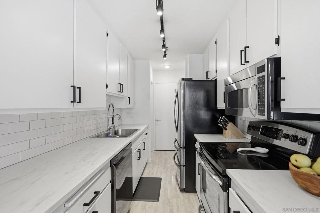 4600 Lamont - photo 19