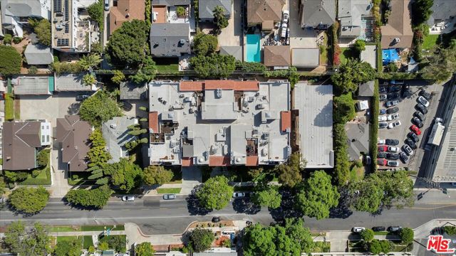 1650 Veteran Avenue, Los Angeles CA: https://media.crmls.org/mediaz/36b7b95c-da0c-4672-910f-998668ce8e44.jpg