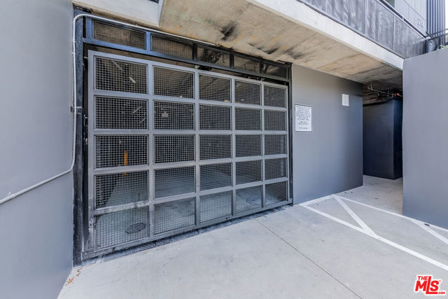 214 S Westmoreland Avenue, Los Angeles CA: https://media.crmls.org/mediaz/36b89683-f7dd-4e2f-9959-d35e05252b34.jpg