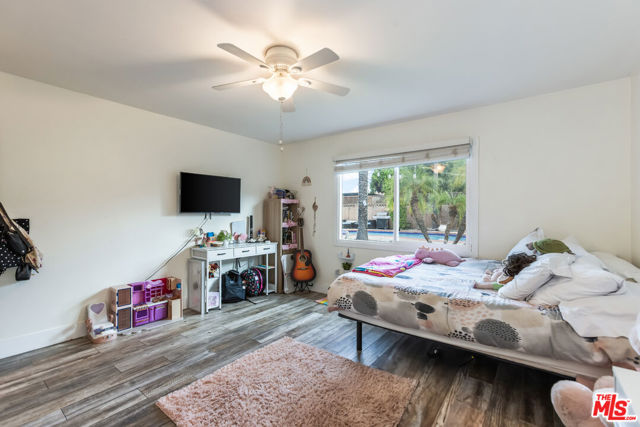 23320 Bassett Street, West Hills CA: https://media.crmls.org/mediaz/36b95dd4-89c9-4cc0-b8c4-7d2e1aa115eb.jpg