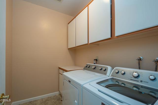 Detail Gallery Image 20 of 41 For 279 Camino Toluca, Camarillo,  CA 93010 - 3 Beds | 3 Baths