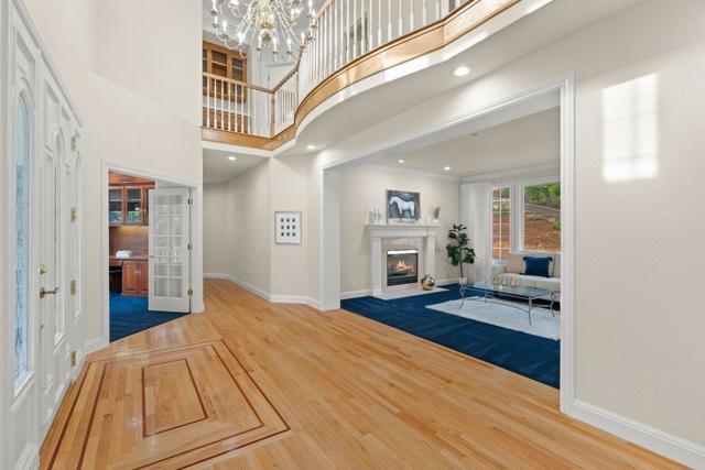 1925 Mantelli Drive, Gilroy CA: https://media.crmls.org/mediaz/36b97b33-58a3-4a1e-a261-3913516d03ca.jpg
