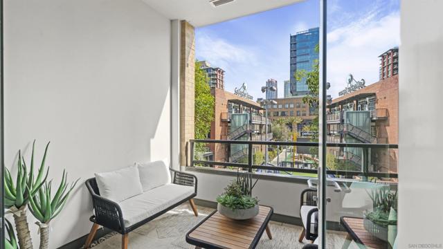 325 7Th Ave, San Diego CA: https://media.crmls.org/mediaz/36b99f81-dc4c-4e82-aba2-c4ea9099778f.jpg