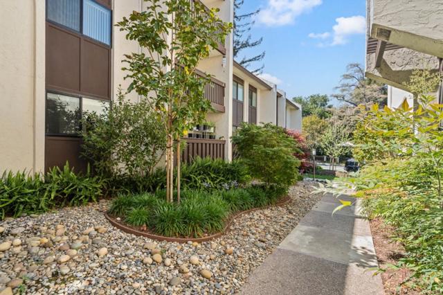 226 W Edith Avenue, Los Altos CA: https://media.crmls.org/mediaz/36b9d58e-4d3d-48f0-a314-99afeb73b32b.jpg