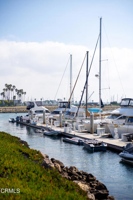 3289 Ocean Drive, Oxnard CA: https://media.crmls.org/mediaz/36b9f54e-8842-4a4b-8281-ebd3448d97c7.jpg