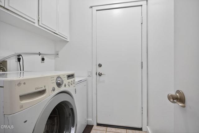 11881 Silver Spur Street, Ojai CA: https://media.crmls.org/mediaz/36ba5214-7abb-431b-bc84-0ad03c66a2a8.jpg