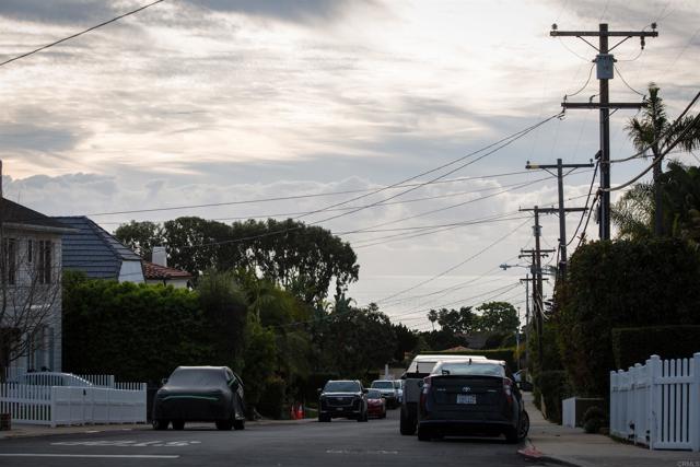 Detail Gallery Image 14 of 17 For 7209 Draper, La Jolla,  CA 92037 - 3 Beds | 3 Baths