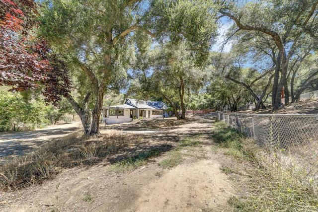 15134 Woods Valley Road, Valley Center CA: https://media.crmls.org/mediaz/36baea23-0f2c-434b-af22-82d49b230fb9.jpg