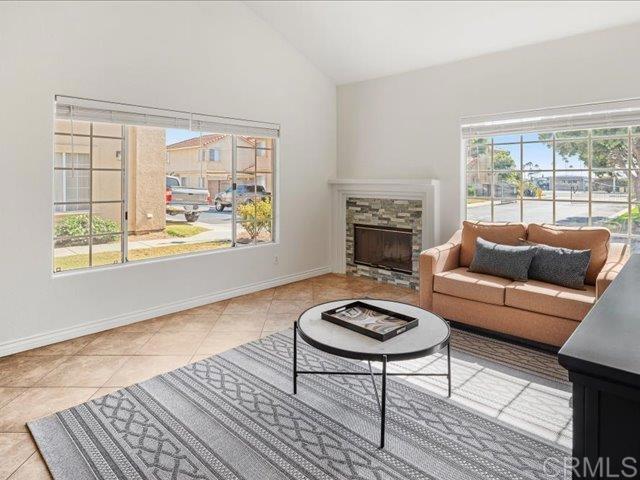 1527 Avenida Rosa, Chula Vista CA: https://media.crmls.org/mediaz/36bb4cd0-59ac-4d18-bae5-ad47c4fdb342.jpg