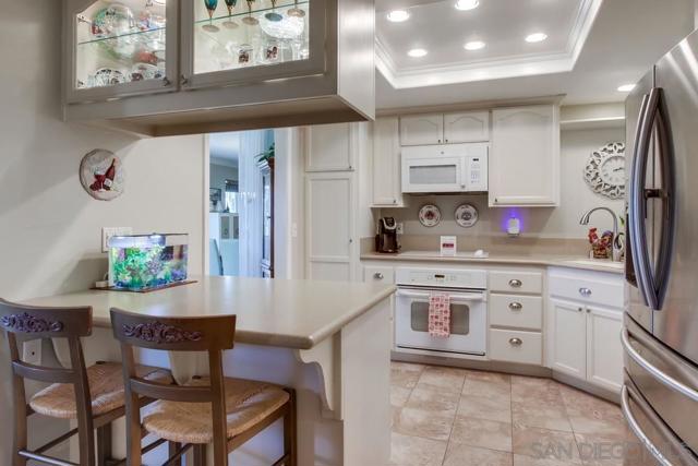 1024 La Tierra Dr, San Marcos CA: https://media.crmls.org/mediaz/36bc6591-b07c-41c0-b0c3-01391d0860b6.jpg