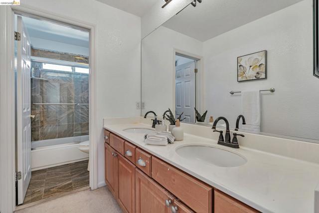 Image 40 of 58 For 5065 Carbondale