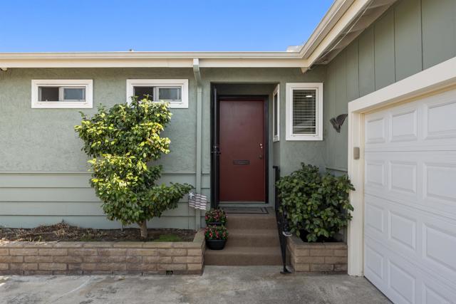 Detail Gallery Image 8 of 43 For 3812 Armstrong St, San Diego,  CA 92111 - 3 Beds | 2 Baths