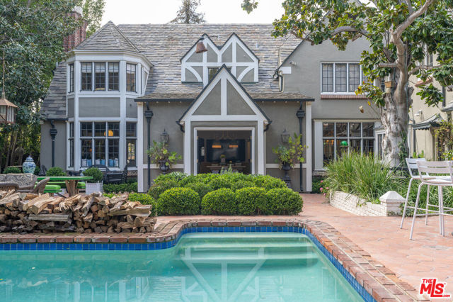 340 S Plymouth Boulevard, Los Angeles CA: https://media.crmls.org/mediaz/36be9c31-04ac-471a-9308-4f43f2172702.jpg