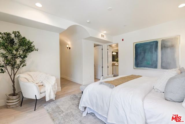 2 Bed Home for Sale in Los Angeles, California